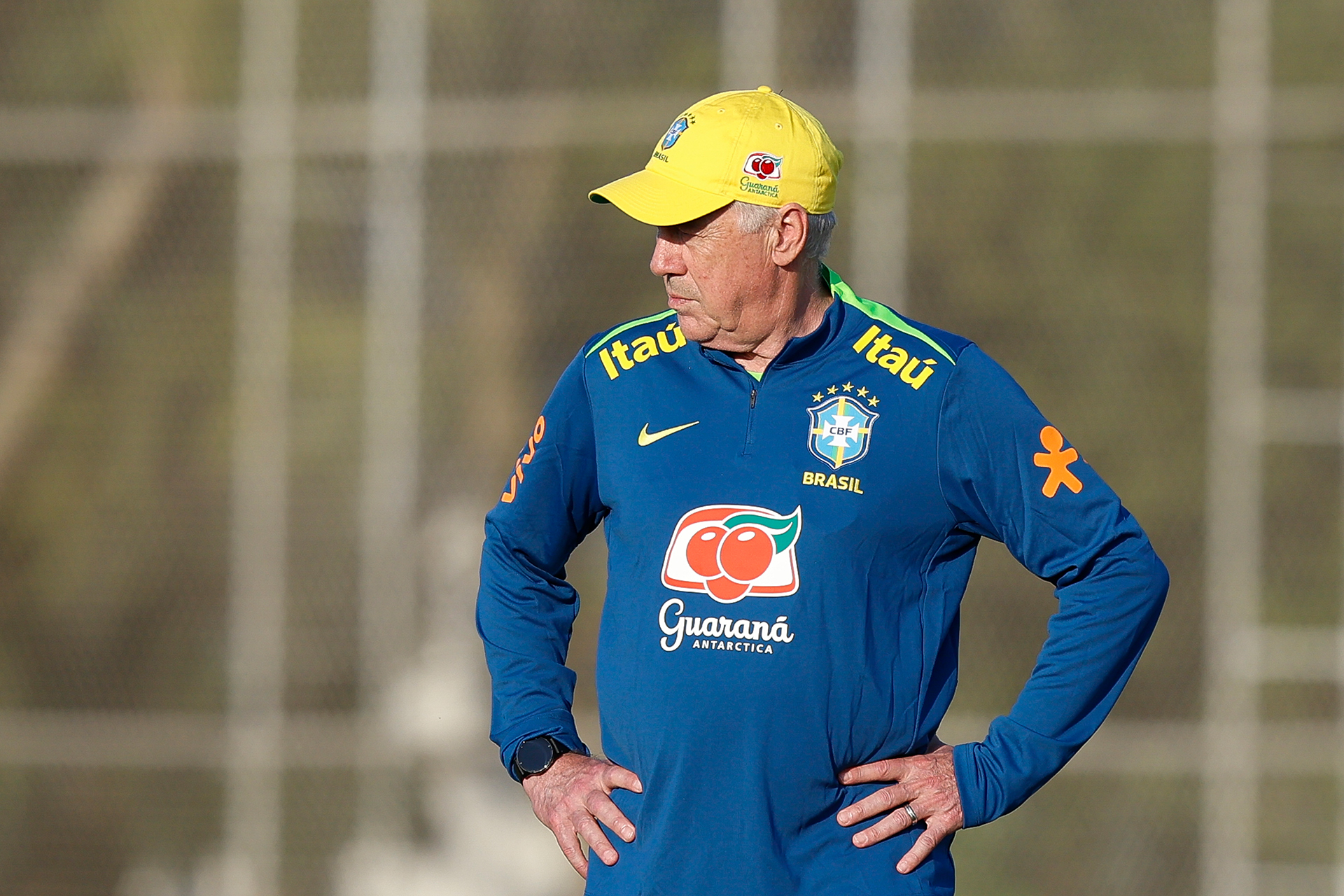 كارلو أنشيلوتي يقترب من تمديد عقده مع منتخب البرازيل براتب قياسي عالمي