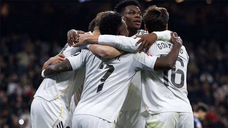 ريال مدريد يتأهل إلى دور الـ16 في دوري أبطال أوروبا بعد فوزه على بنفيكا في إياب الملحق