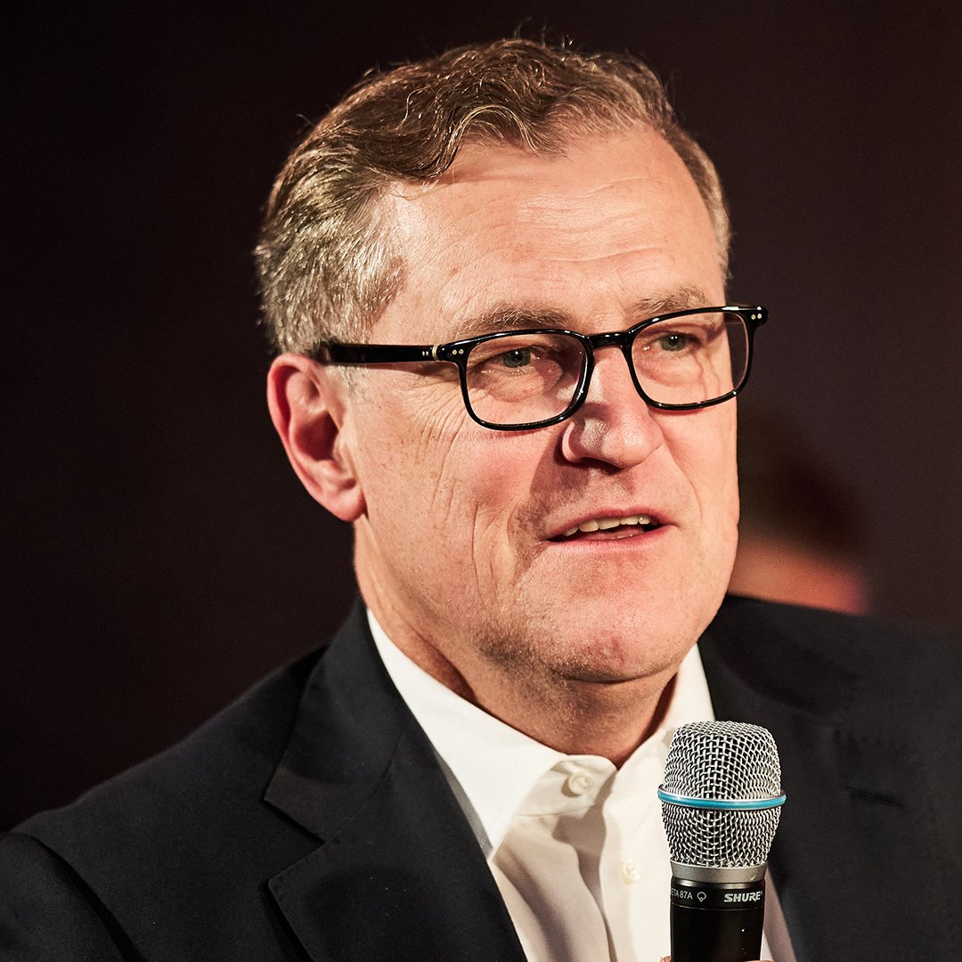 كريستيان دريسن يتحدث عن ملفات ساخنة في بايرن ميونخ