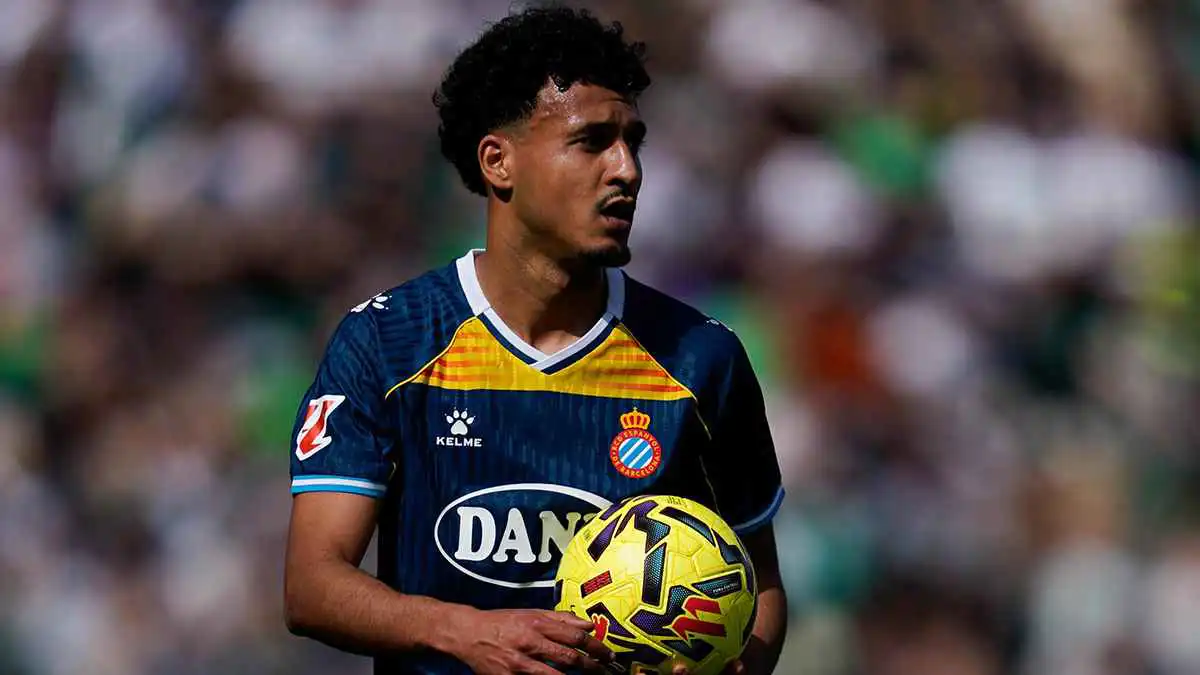 إيقاف مؤقت لمباراة إلتشي وإسبانيول بعد شكوى عنصرية من عمر الهلالي