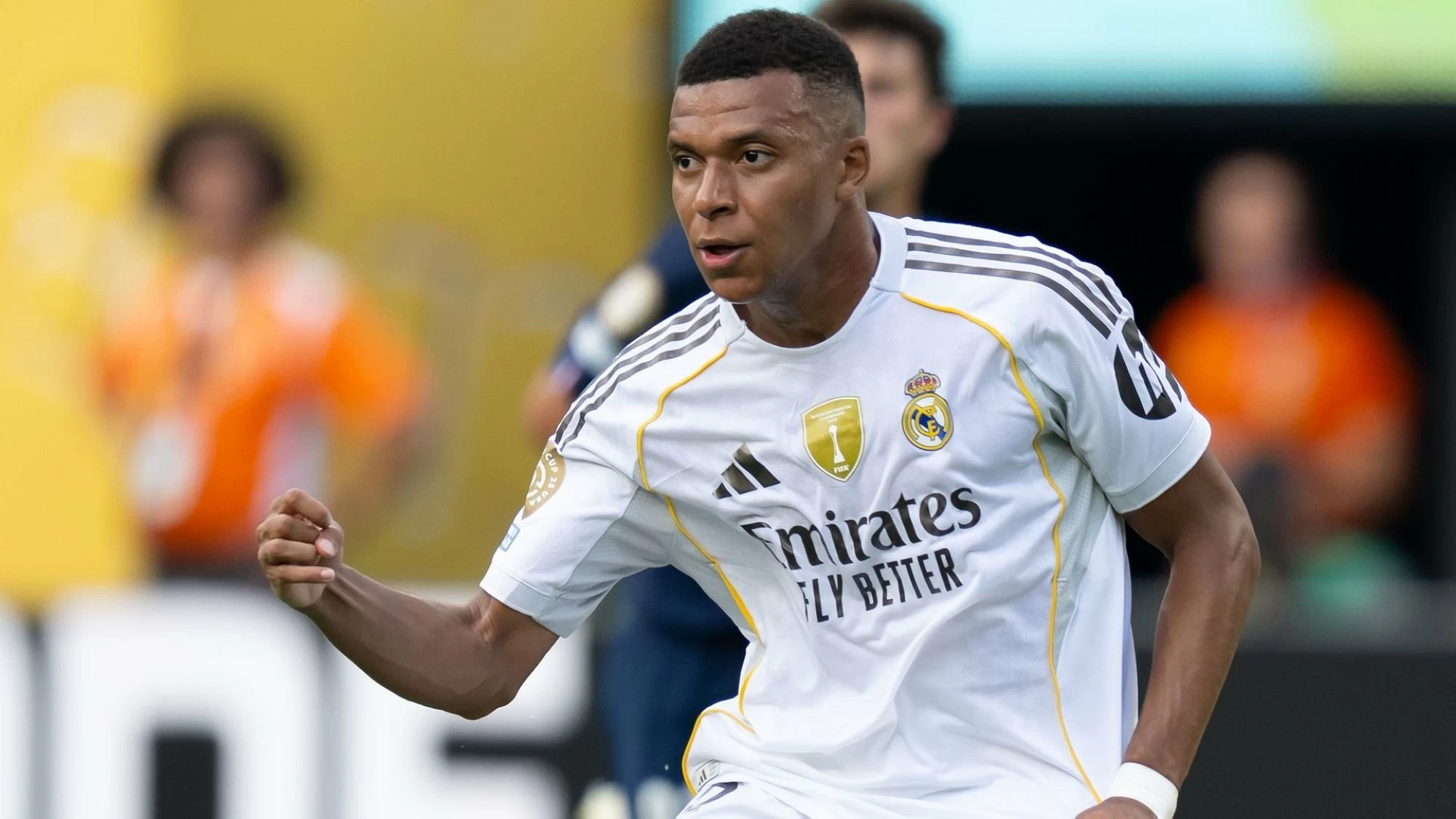 مبابي يتخذ قرارًا حاسمًا ويضع ريال مدريد في موقف محرج