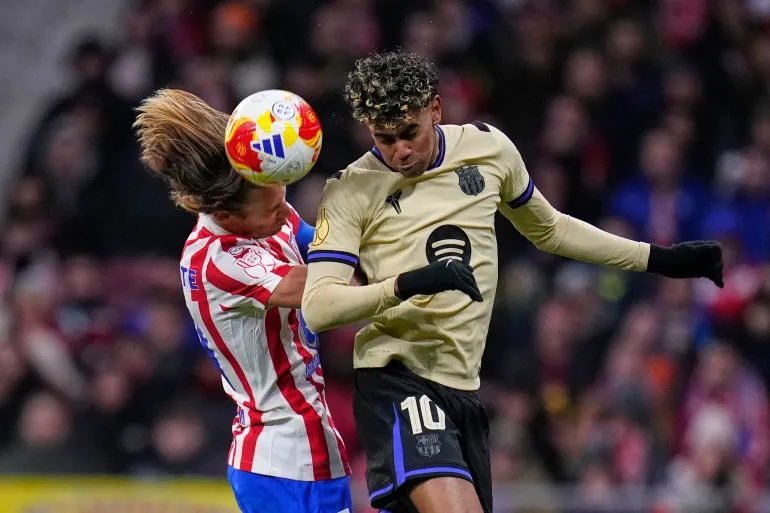 قمة برشلونة وأتلتيكو مدريد في إياب نصف نهائي كأس الملك.. التوقيت والتشكيلتان والقنوات الناقلة