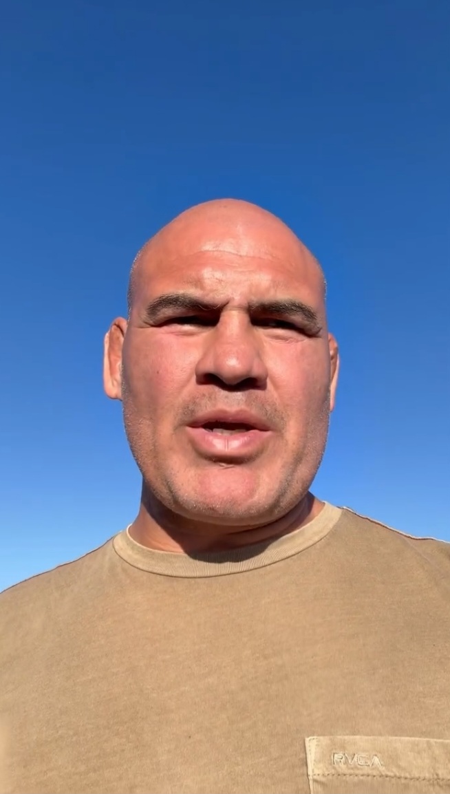 بعد خروجه من السجن.. كين فيلاسكيز يبدأ التأقلم مع حياته الجديدة