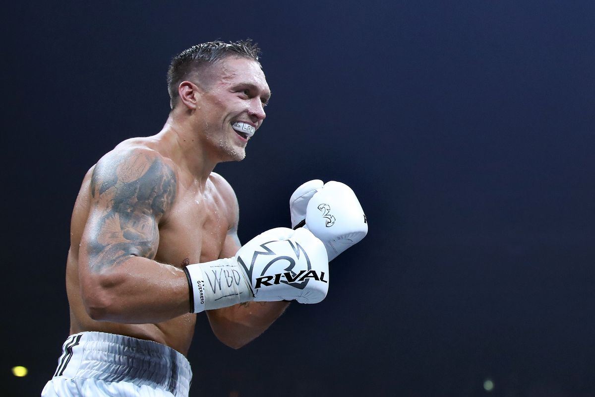 أوسيك يخطط لـ"الرقصة الأخيرة" أمام تايسون فيوري قبل الاعتزال