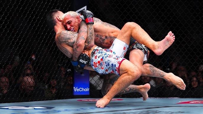 تشارلز أوليفيرا يرد على انتقادات نيت دياز وكونور ماكجريجور بعد فوزه بلقب BMF