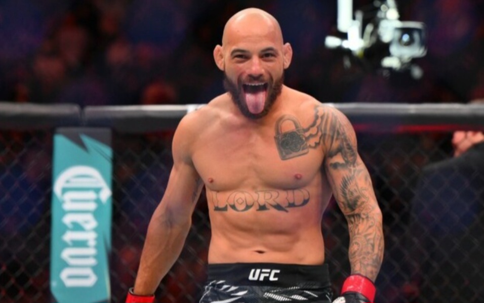 سيلفا يتحدى الجميع: أنا الأحق بمواجهة فولكانوفسكي وسأُسقطه بالضربة القاضية