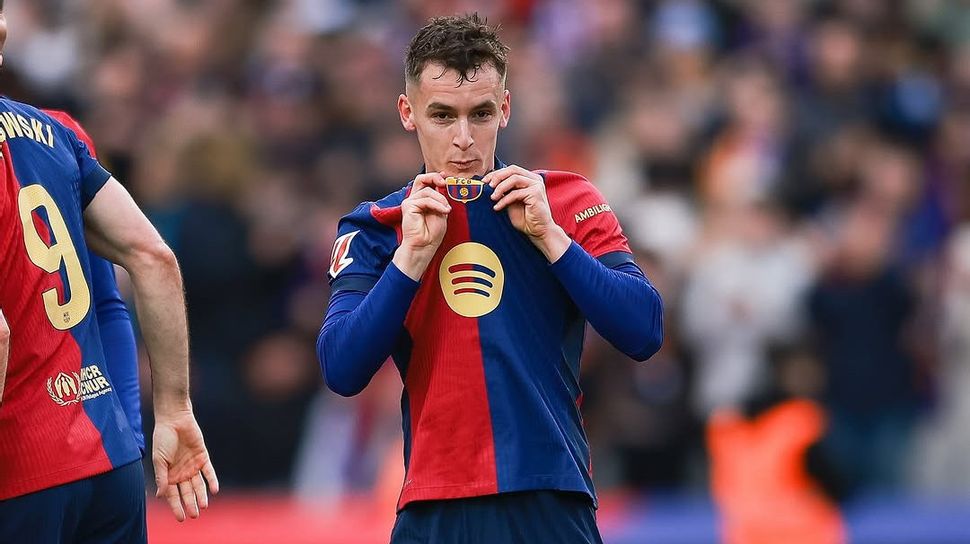 كاسادو على رادار الهلال.. صفقة محتملة تربط مستقبله ببقاء كانسيلو في برشلونة