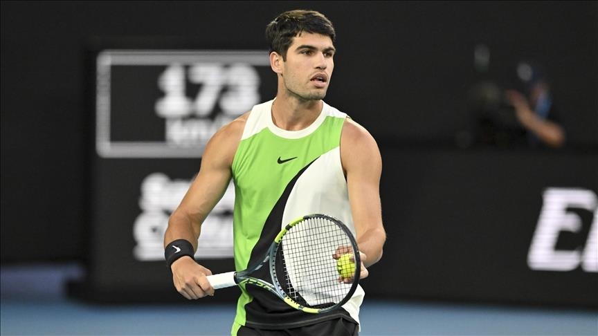 ألكاراز يقترب من تحقيق حلم التدريب على أرضية سانتياجو برنابيو