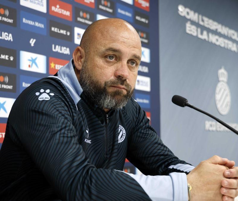 أزمة مفاجئة تضرب إسبانيول.. الاتحاد الكونغولي يمنع لاعبيه من العودة بعد التأهل التاريخي للمونديال