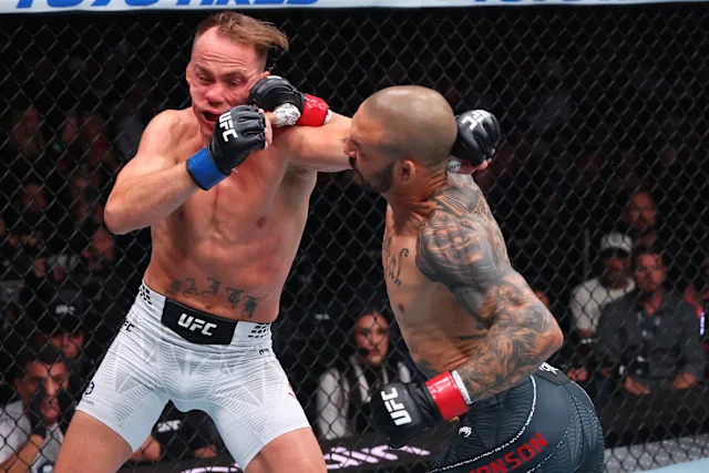 نهاية أسطورية.. كوب سوانسون يودّع القتال بفوز ساحق في UFC 327