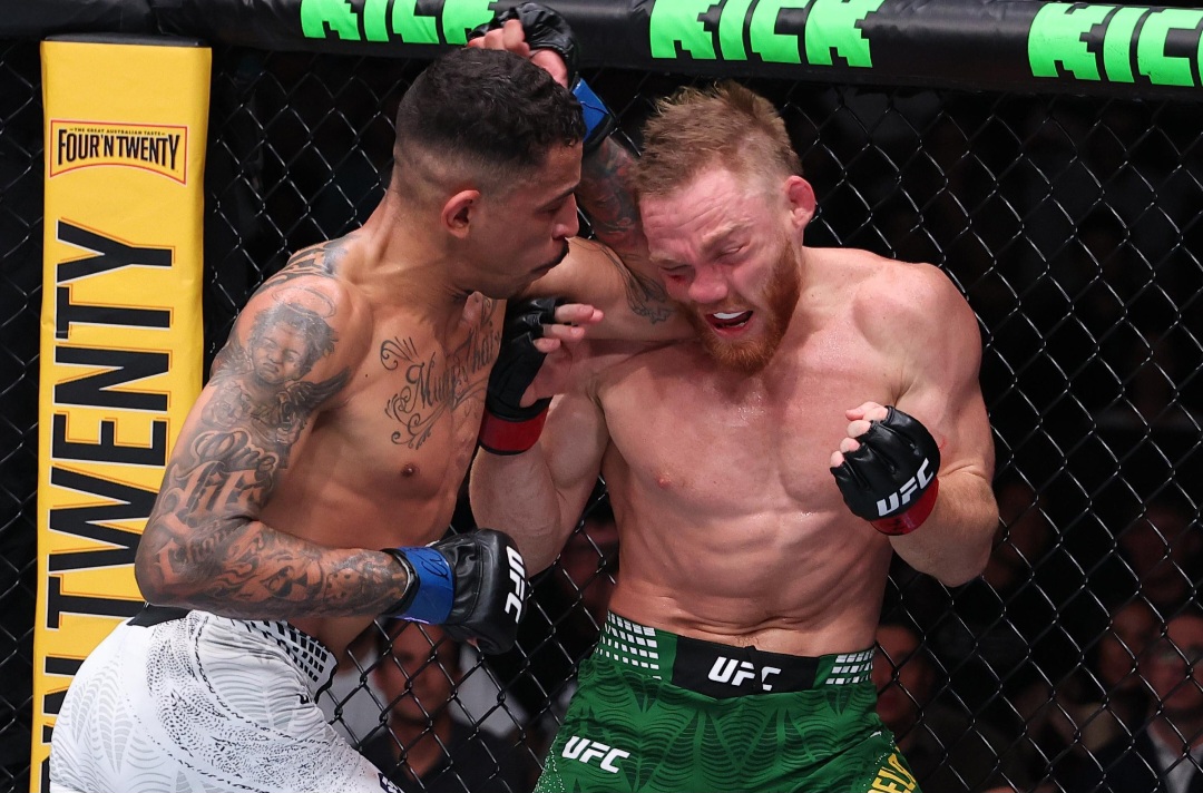 نتائج عرض UFC Perth: براتيس يسقط ديلا مادالينا بالضربة القاضية في الحدث الرئيسي