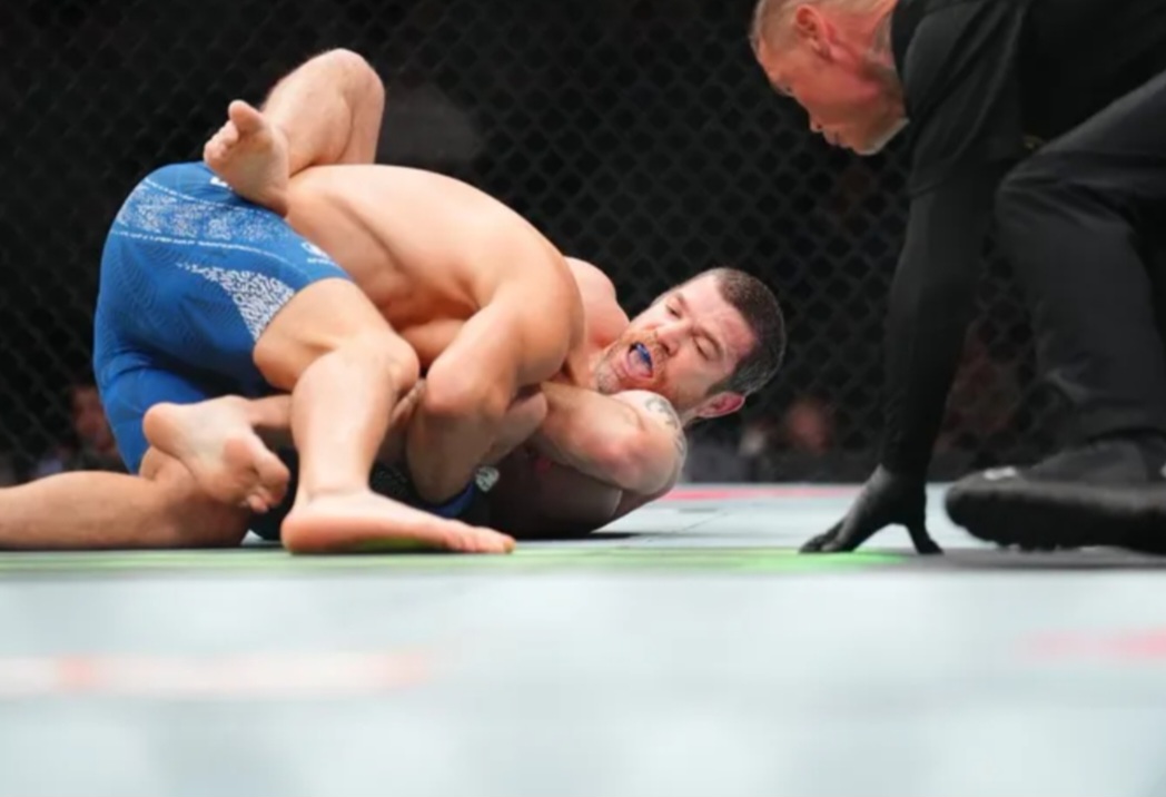 جيم ميلر يواصل صناعة التاريخ في UFC 328 بانتصار خنق مذهل أمام جارد غوردون