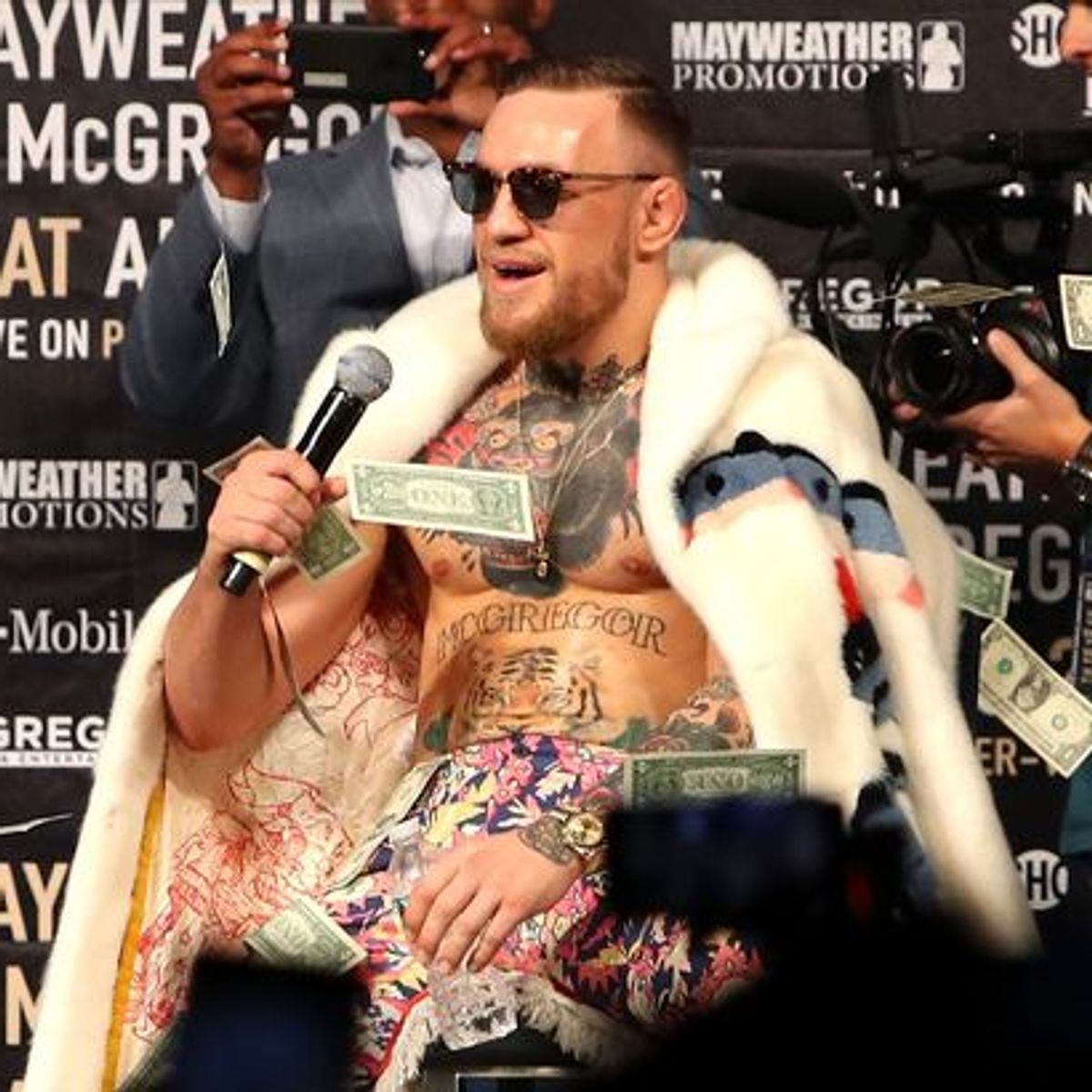 أسعار جنونية وتذاكر تكاد تنفد.. عودة ماكغريغور تشعل UFC 329