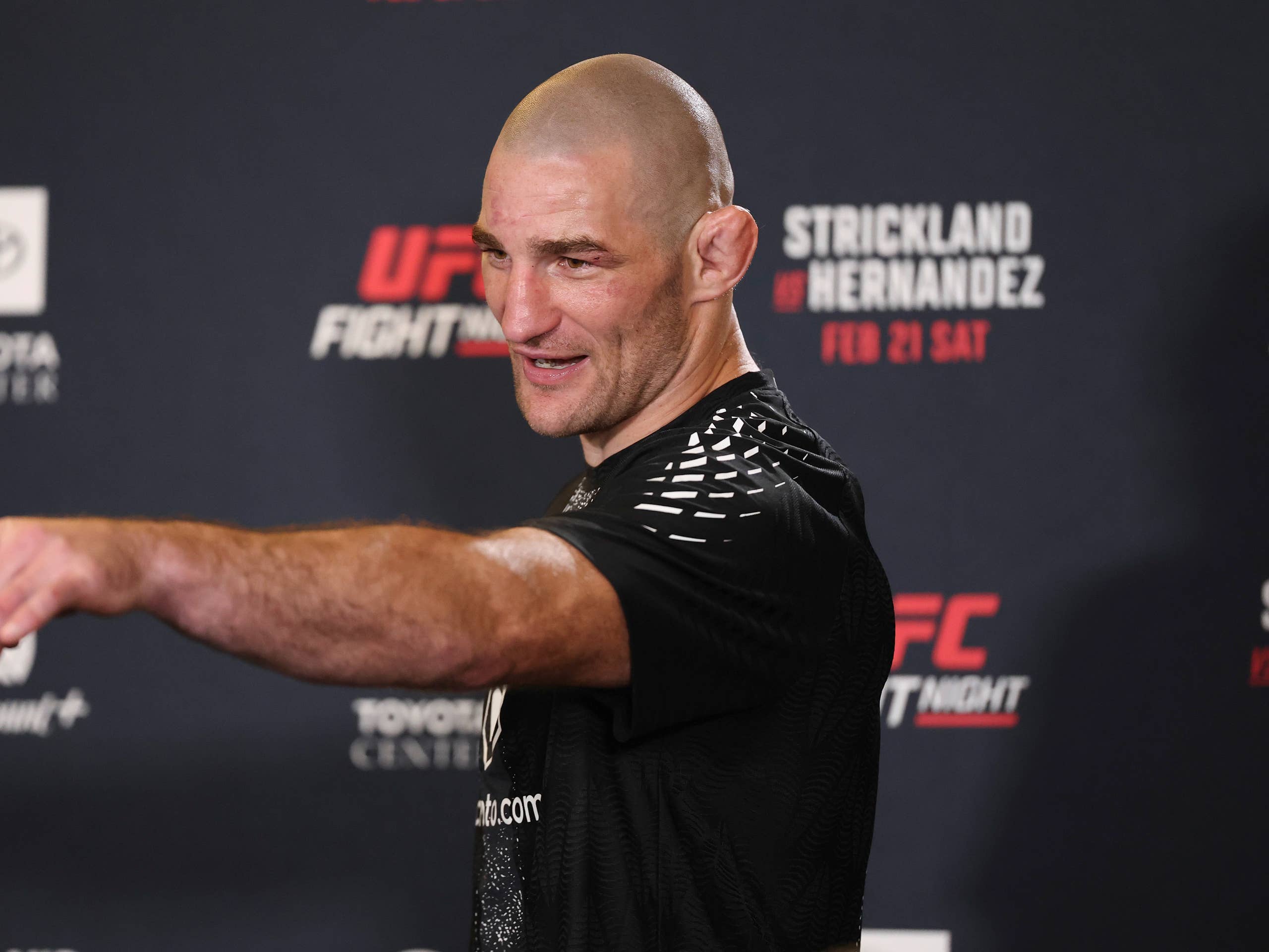 ستريكلاند يهاجم ترامب ويكشف سبب استبعاده من حضور عرض UFC White House