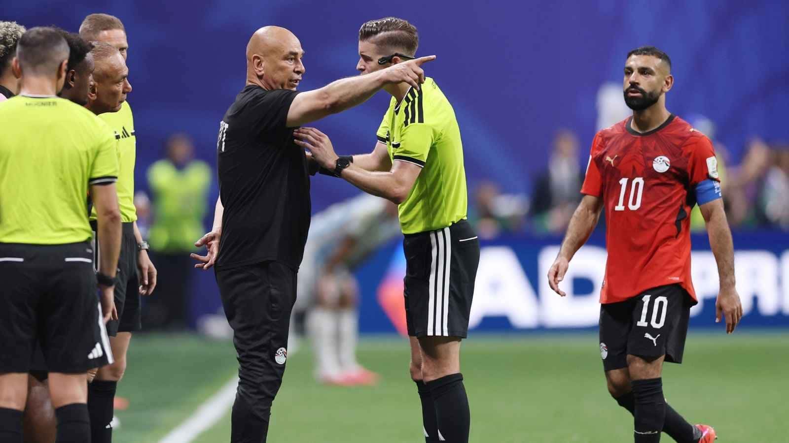 الاتحاد المصري يتقدم بشكوى إلى “فيفا” ضد حكم مباراة الأرجنتين ويطالب بالتحقيق