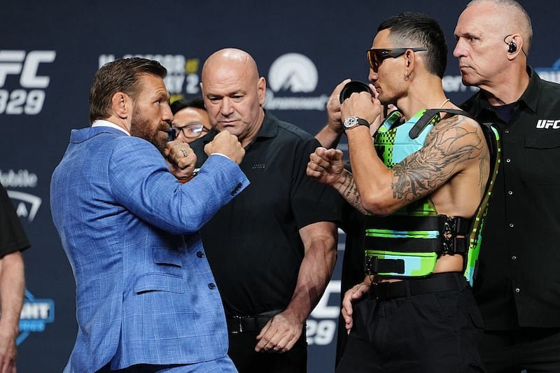 كونور ماكغريغور يهاجم هولواي: سأنهي مسيرته في UFC 329 وليس هناك جزء ثالث