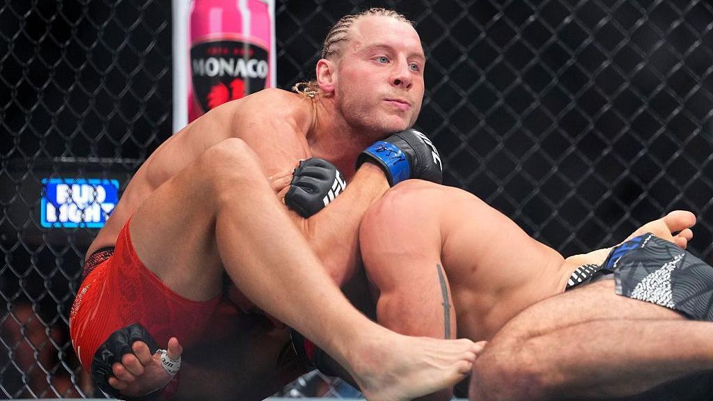 بادي بيمبليت يكتسح بينوا سان دوني في 52 ثانية بإخضاع ناري خلال UFC 329