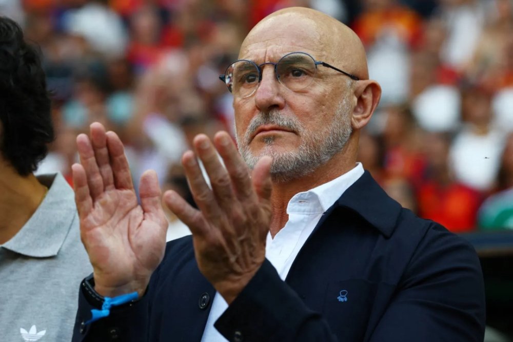 دي لا فوينتي يُلقّن ديشامب درسًا تكتيكيًا ويقود إسبانيا إلى نهائي كأس العالم 2026