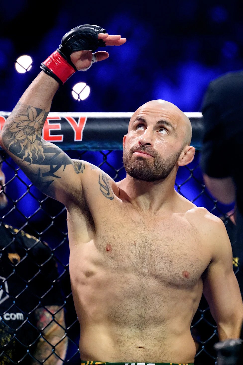 فولكانوفسكي يتحدى الزمن قبل UFC 333: «ستقولون إنني عدت إلى القمة»