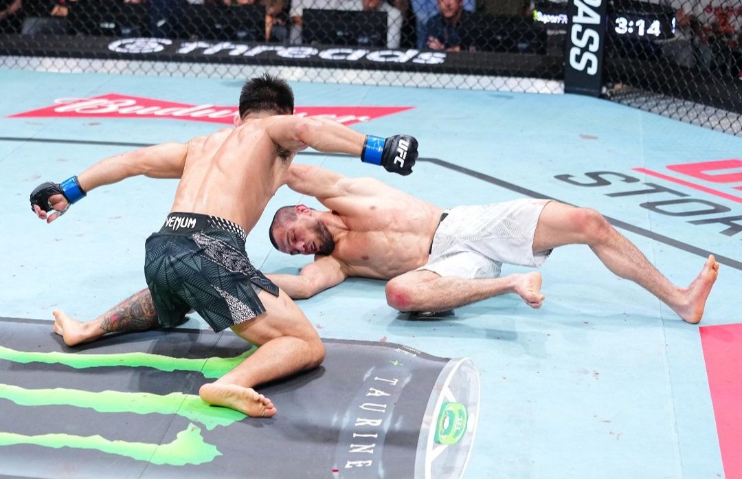 ليلة سقوط نورمحمدوف.. سونغ يادونغ يخطف أكبر انتصار في مسيرته بضربة قاضية في UFC Shanghai
