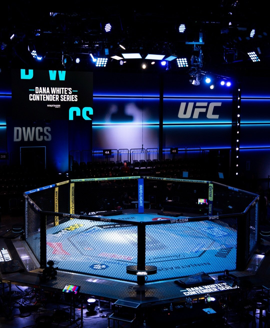 ستة مقاتلين يحصلون على عقود UFC في ليلة تاريخية من DWCS